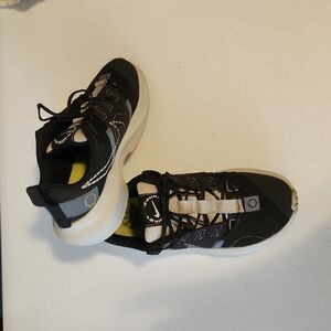 Nike / Girls size 4, Black/Gray